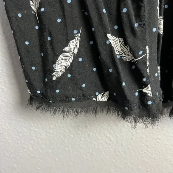 Torrid Black Feather Print Distressed Fringed Hem Lightweight Blouse Plus Size 3 - Picture 2 of 10